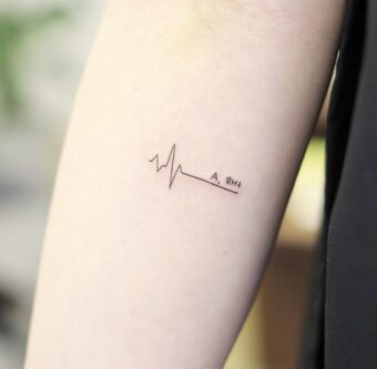 30 Small Tattoo Ideas That Are Cute And Meaningful - CL10