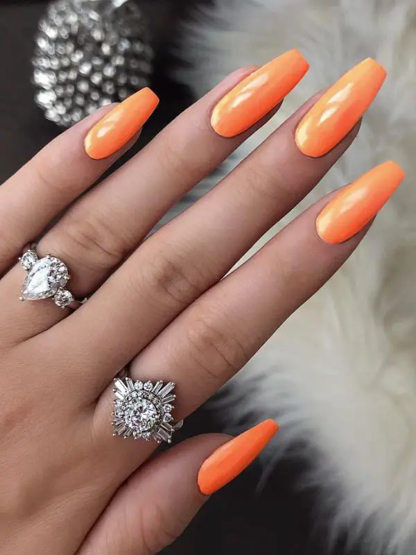 Summer nail colors & trends